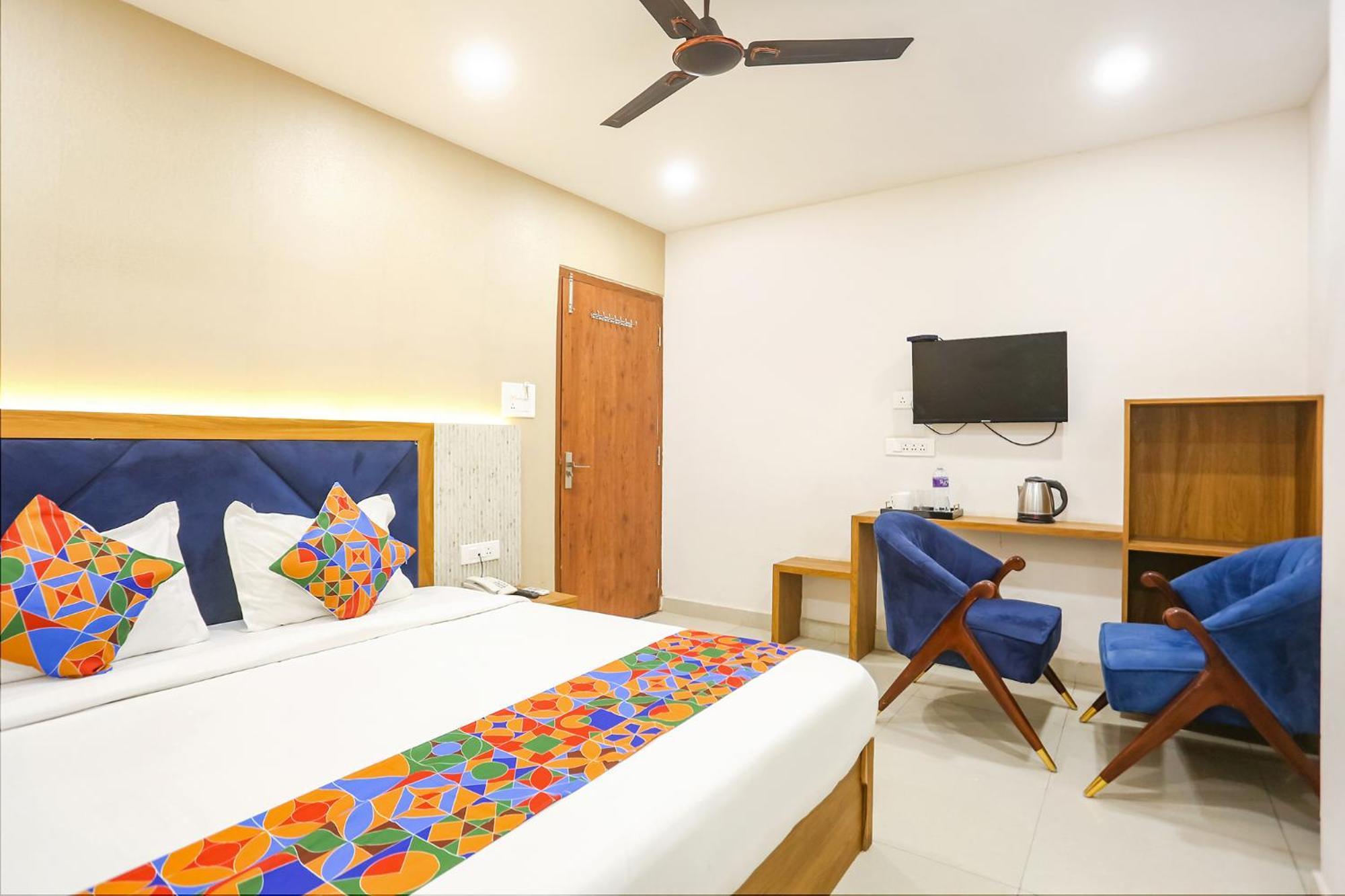 Fabhotel Hari Kunj 900 M From Kashi Vishwanath Temple バラナシ エクステリア 写真