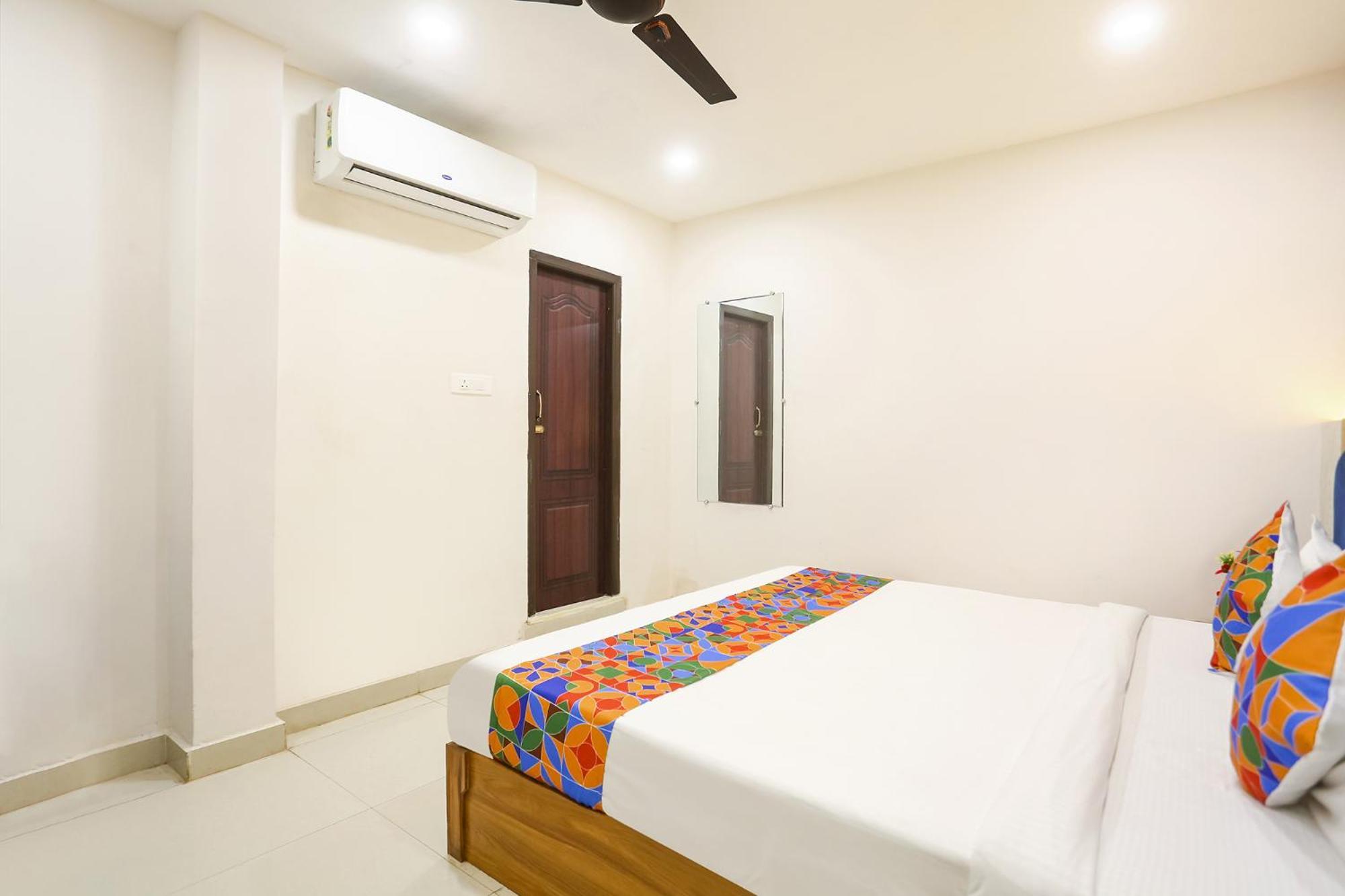 Fabhotel Hari Kunj 900 M From Kashi Vishwanath Temple バラナシ エクステリア 写真