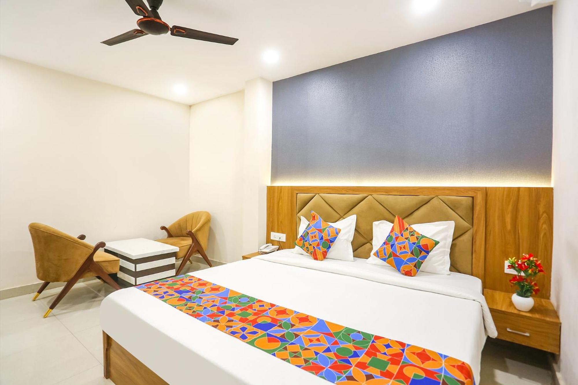 Fabhotel Hari Kunj 900 M From Kashi Vishwanath Temple バラナシ エクステリア 写真