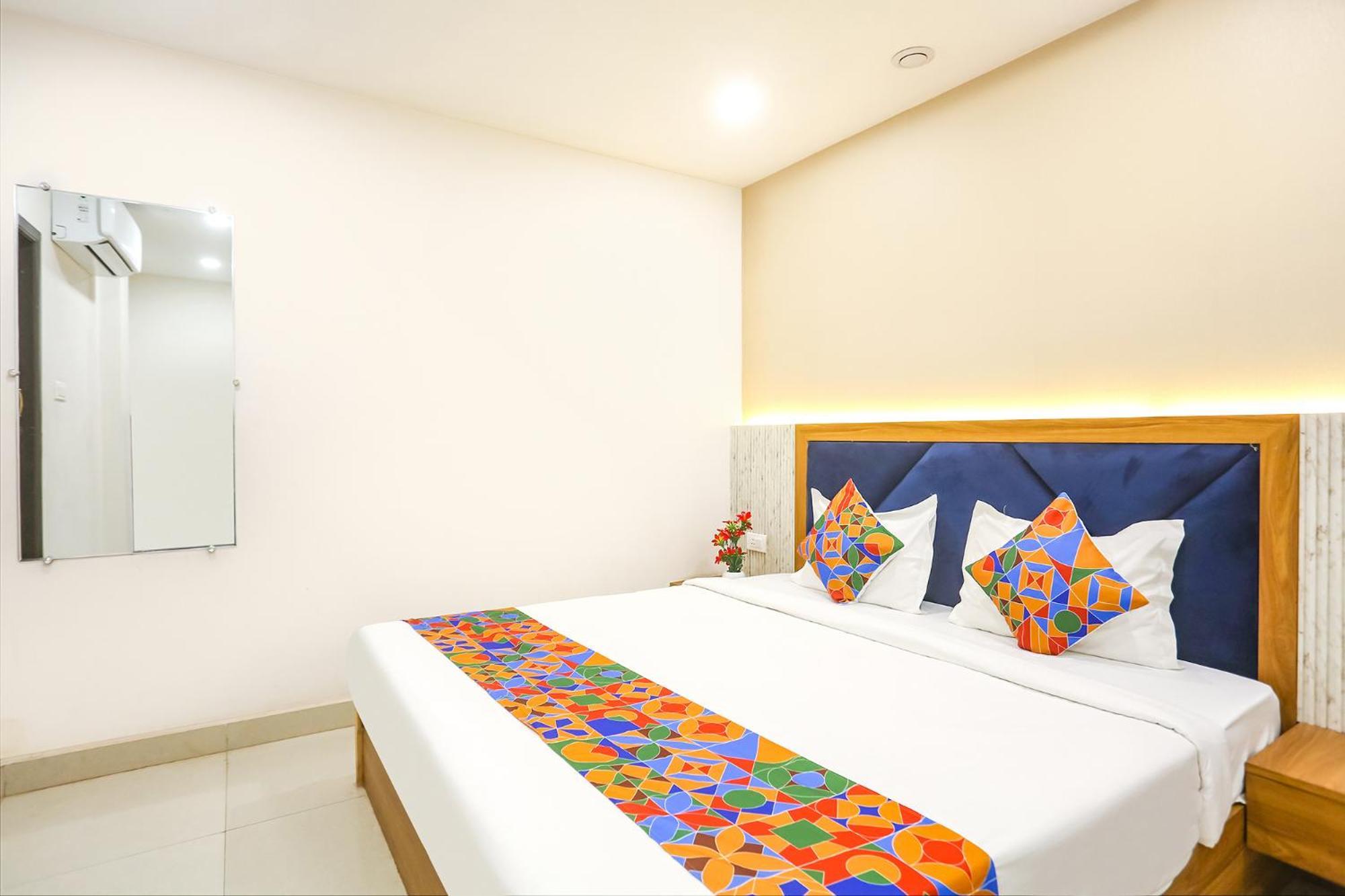 Fabhotel Hari Kunj 900 M From Kashi Vishwanath Temple バラナシ エクステリア 写真