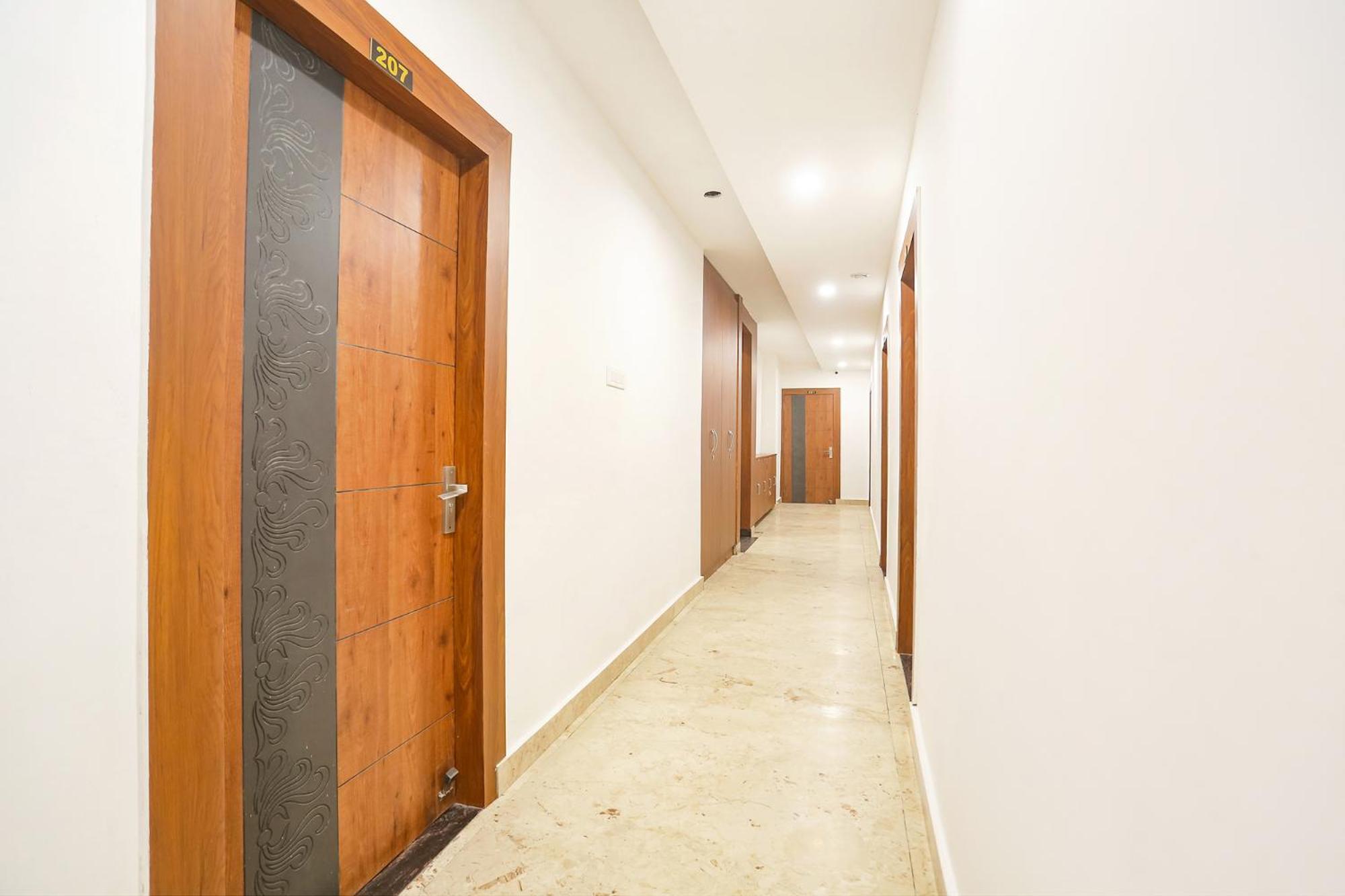 Fabhotel Hari Kunj 900 M From Kashi Vishwanath Temple バラナシ エクステリア 写真