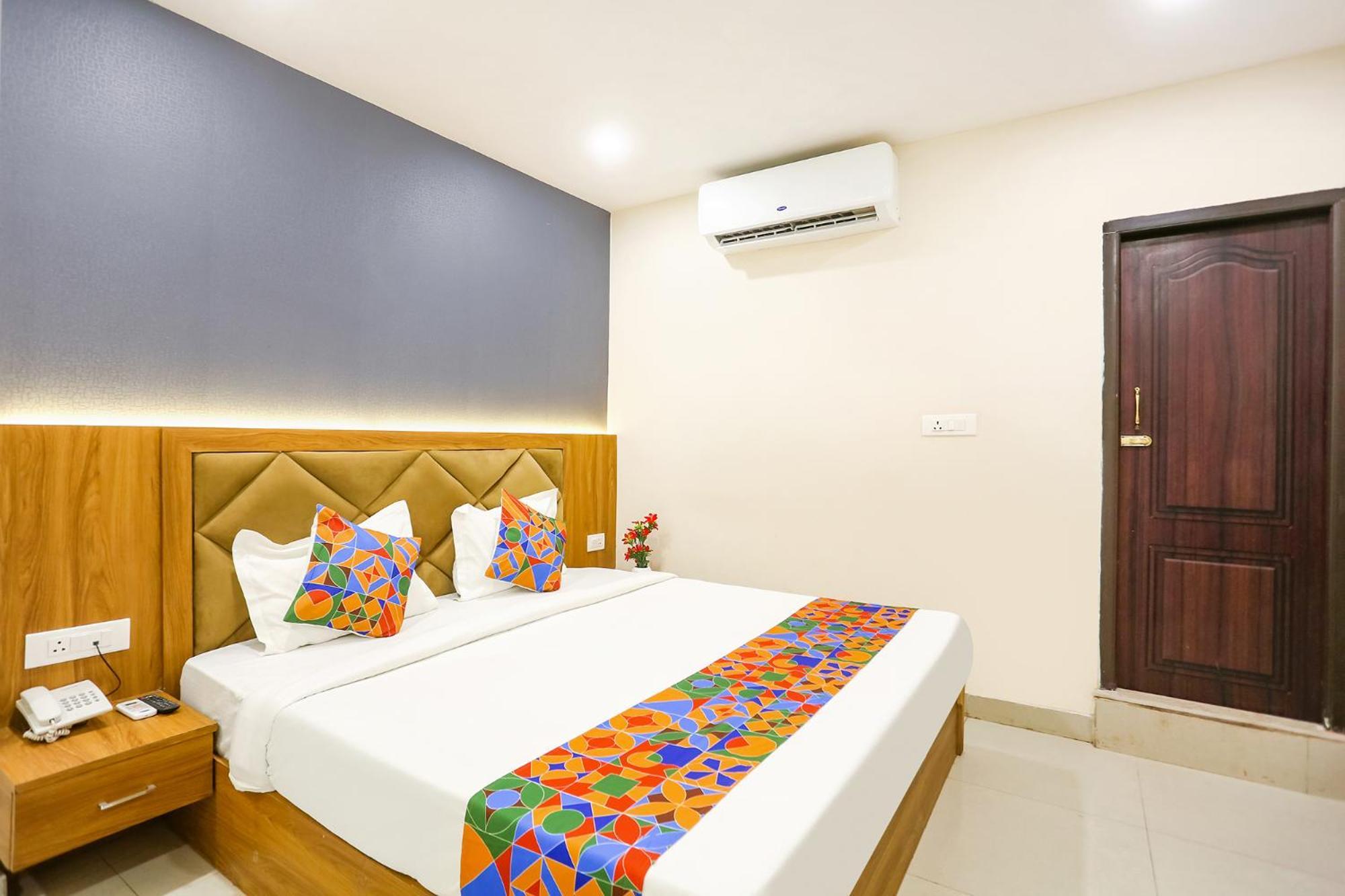 Fabhotel Hari Kunj 900 M From Kashi Vishwanath Temple バラナシ エクステリア 写真