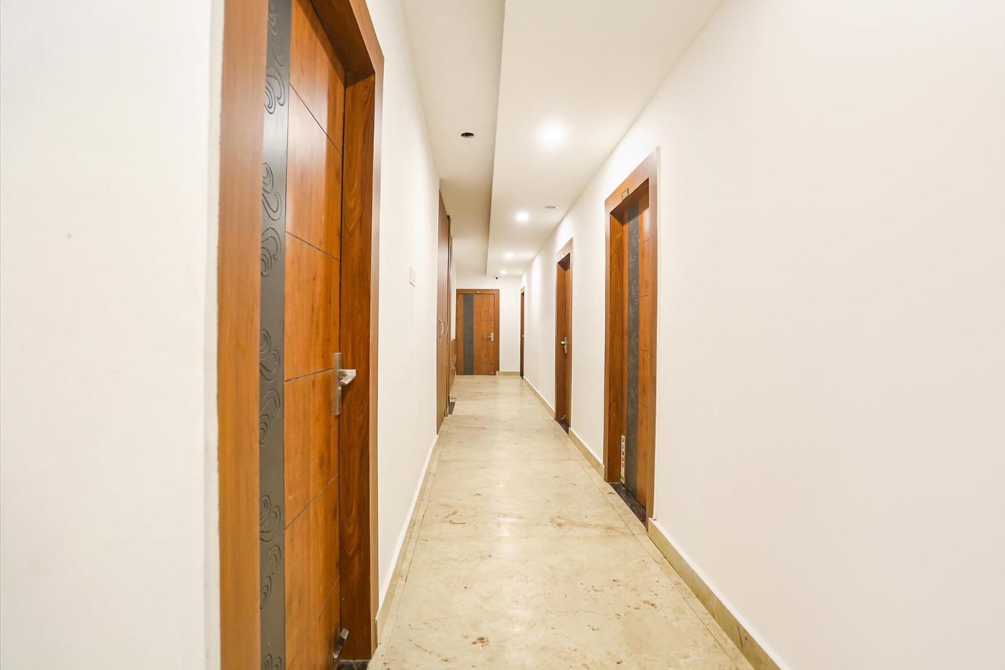 Fabhotel Hari Kunj 900 M From Kashi Vishwanath Temple バラナシ エクステリア 写真
